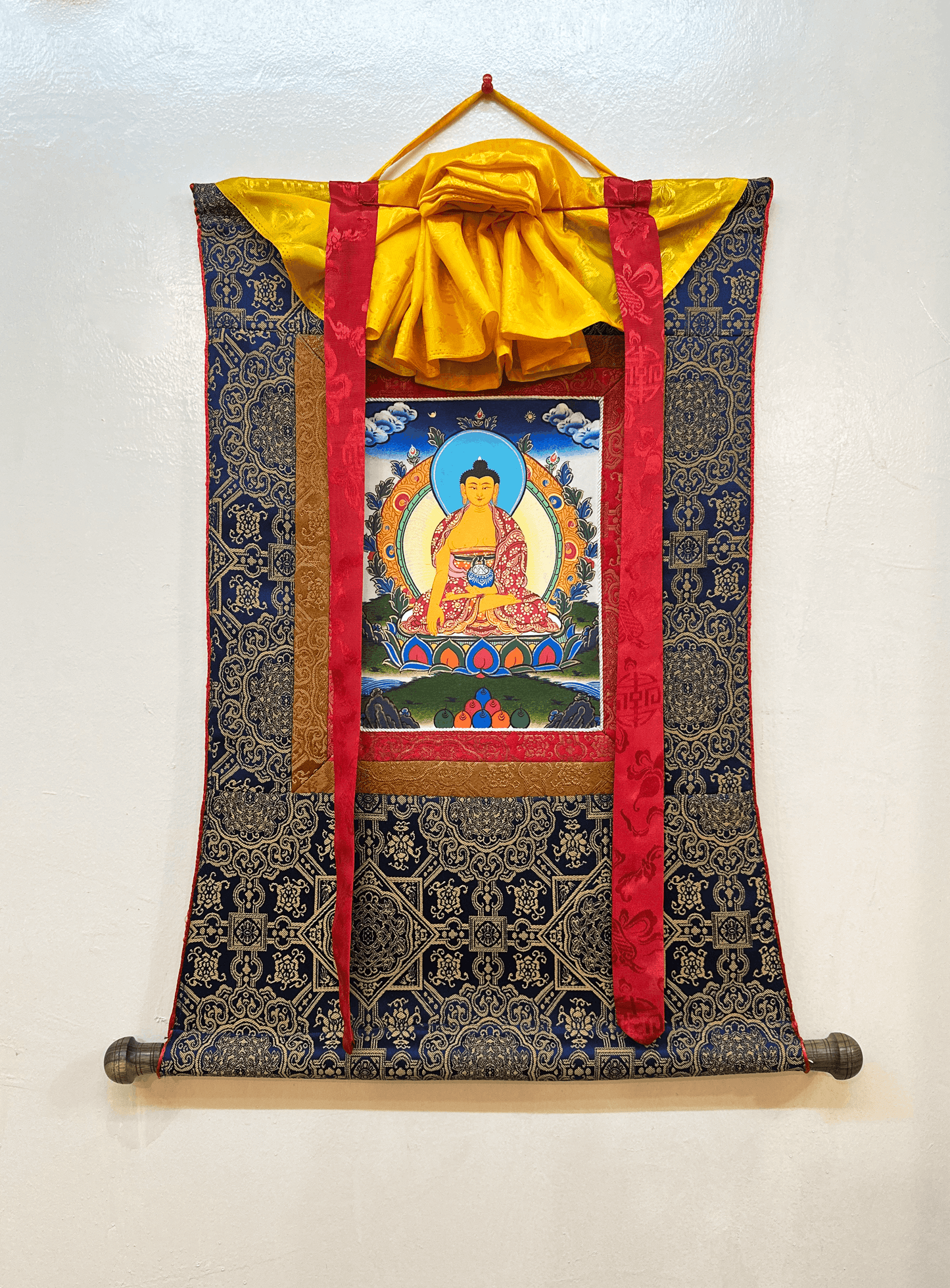 Shakyamuni Buddha Thangka With Brocade