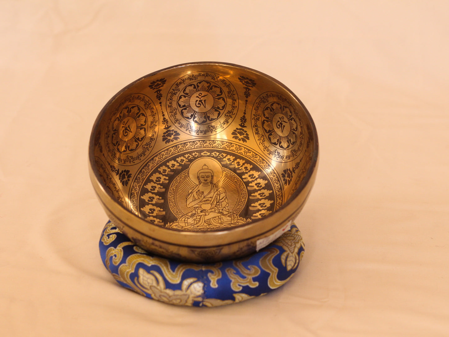 Buddha Engraved Singing Bowl (7 Chakras)