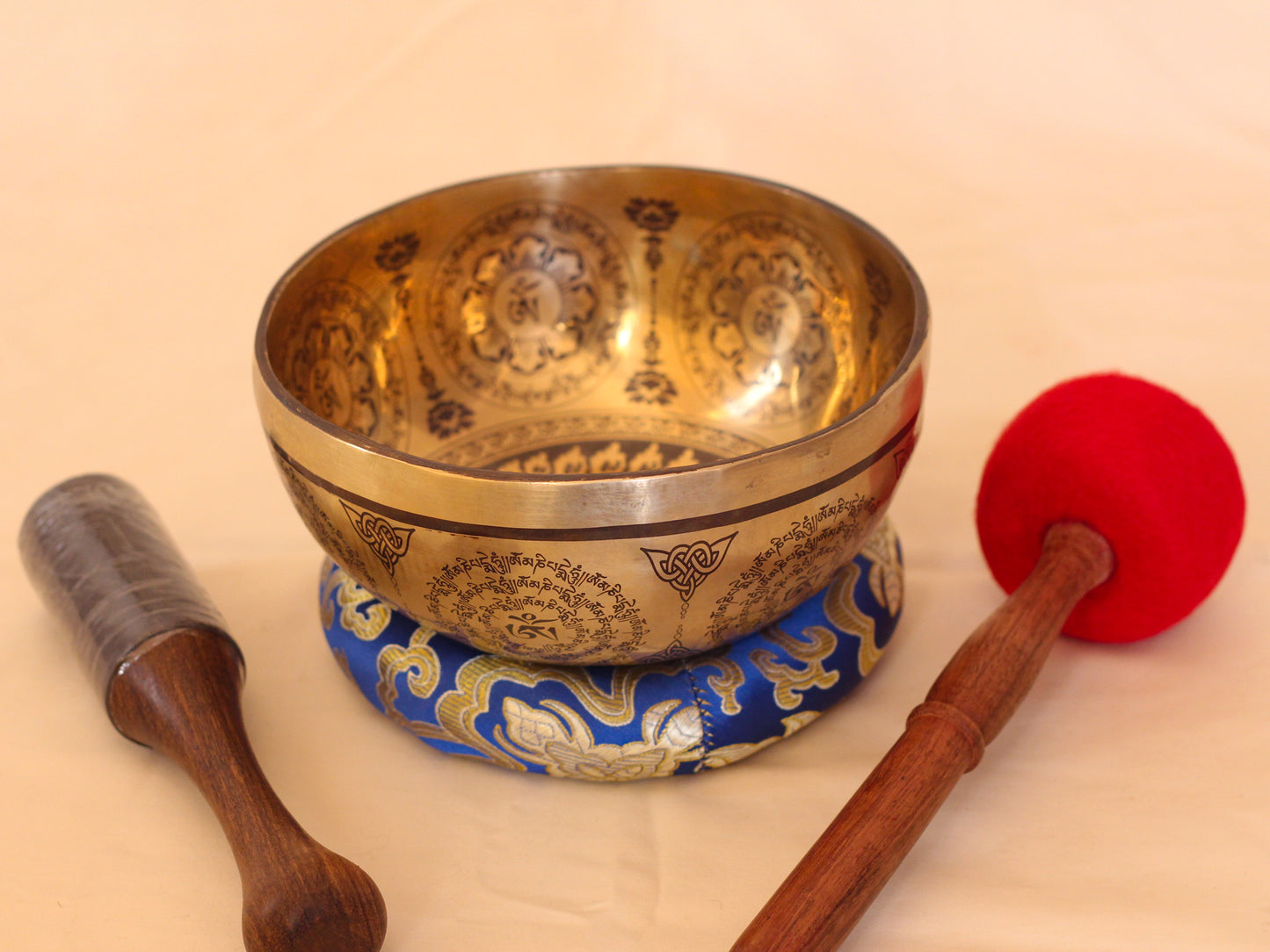 Buddha Engraved Singing Bowl (7 Chakras)