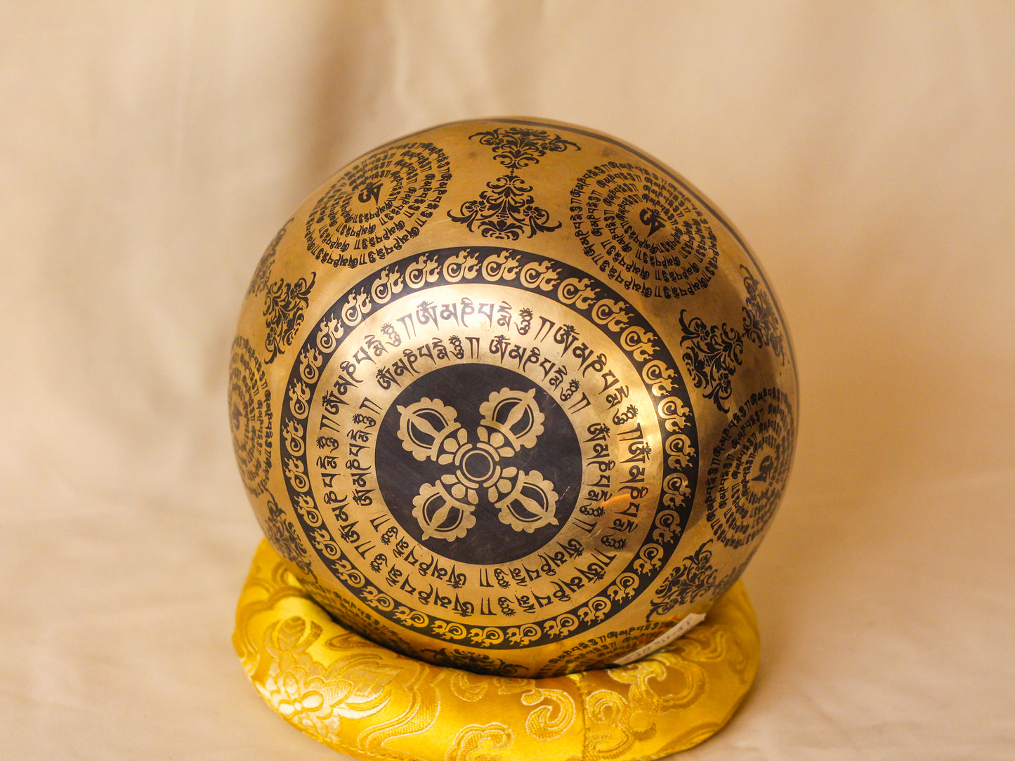Chenrezig Engraved Singing Bowl