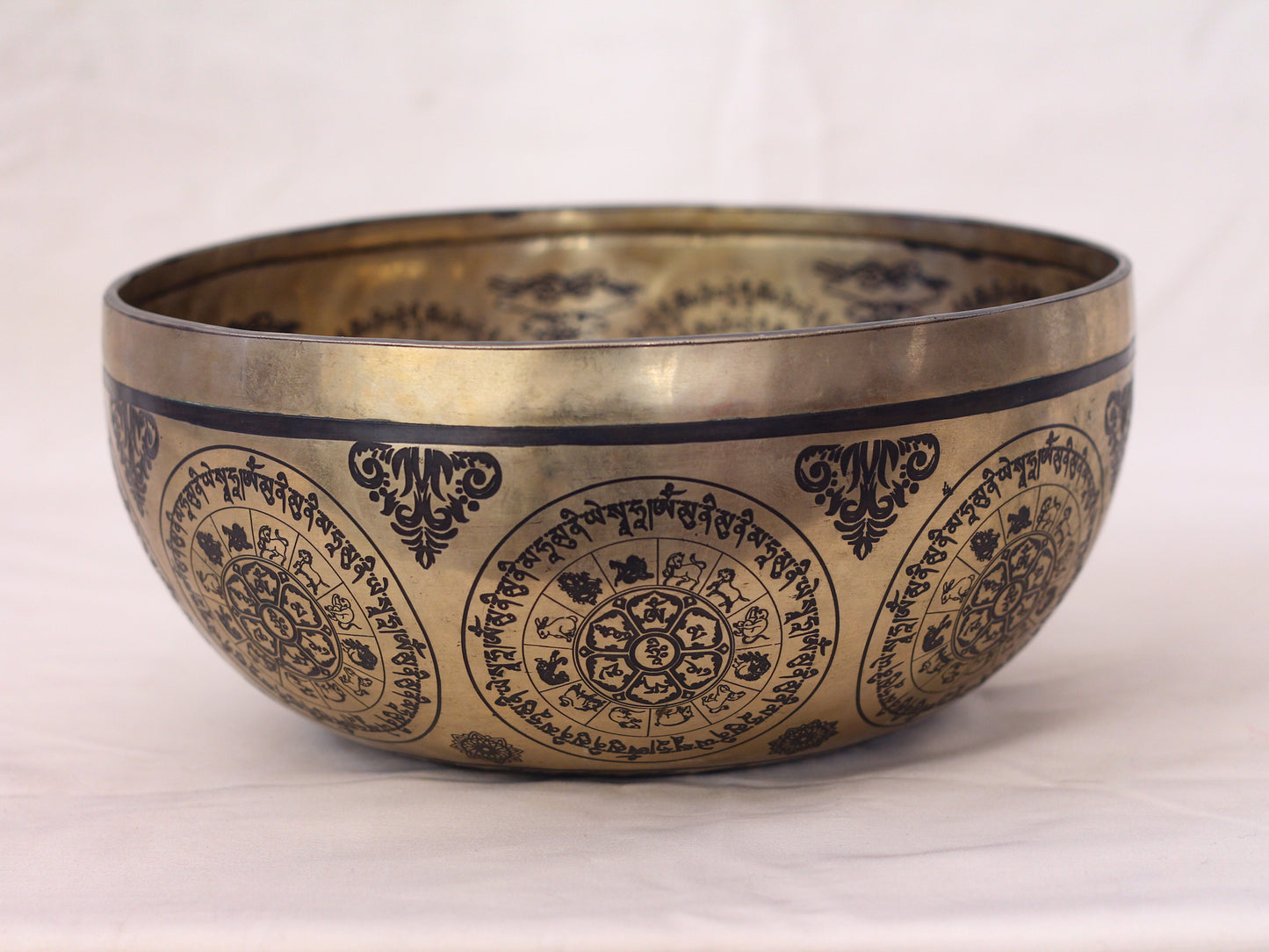 Chenrezig Engraved Singing Bowl