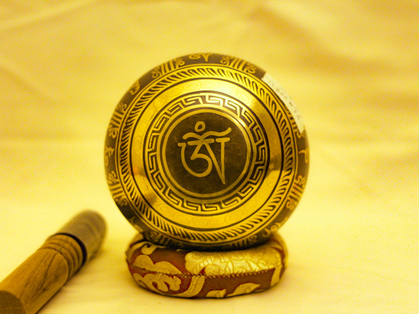 Infinite Knot Engraved Singing Bowl