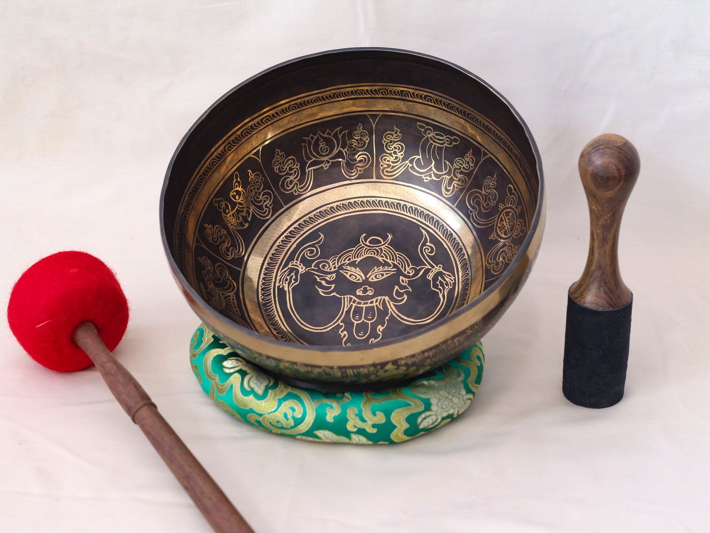 Eye Engraved Singing Bowl (Large)
