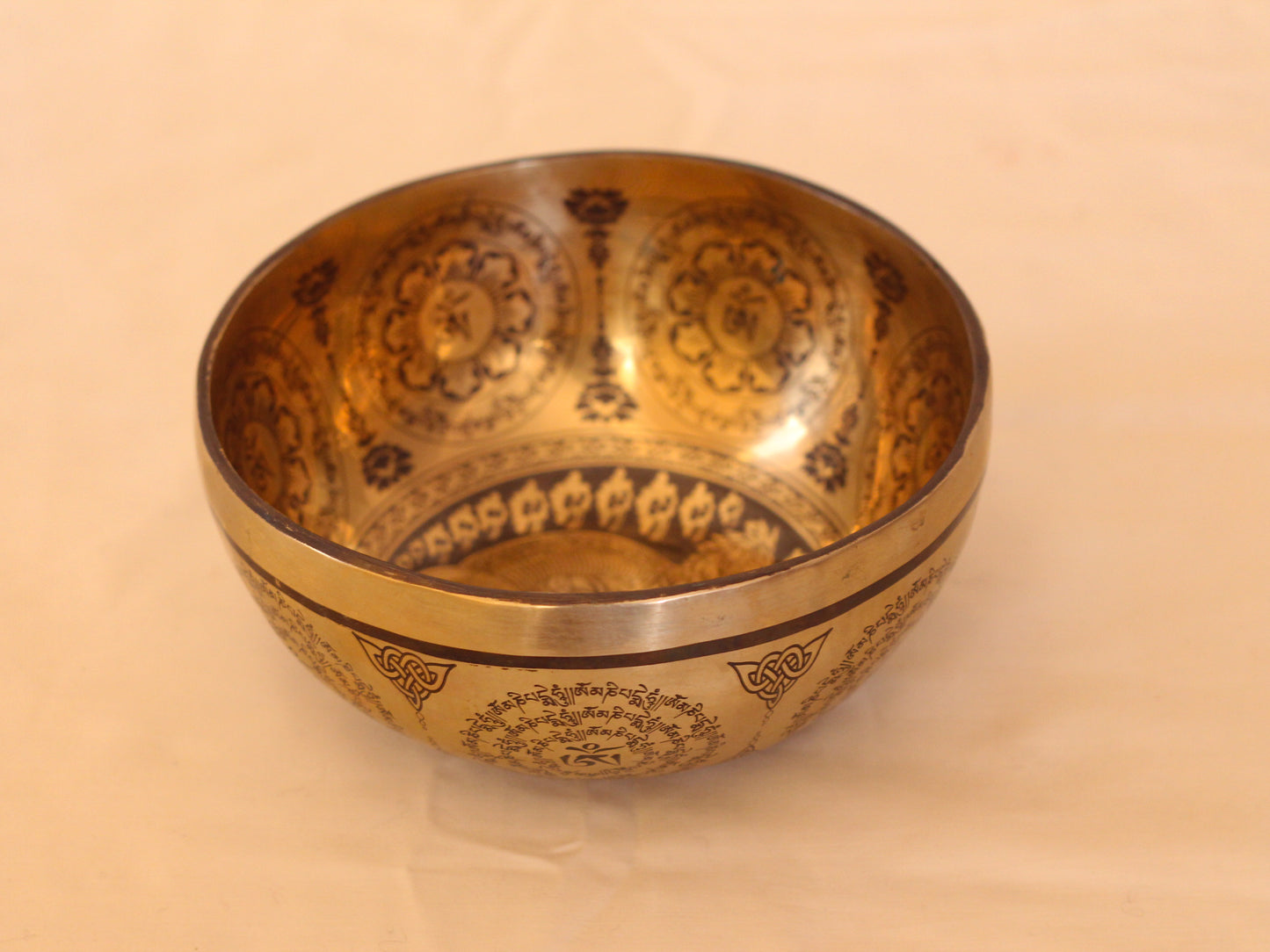 Buddha Engraved Singing Bowl (7 Chakras)