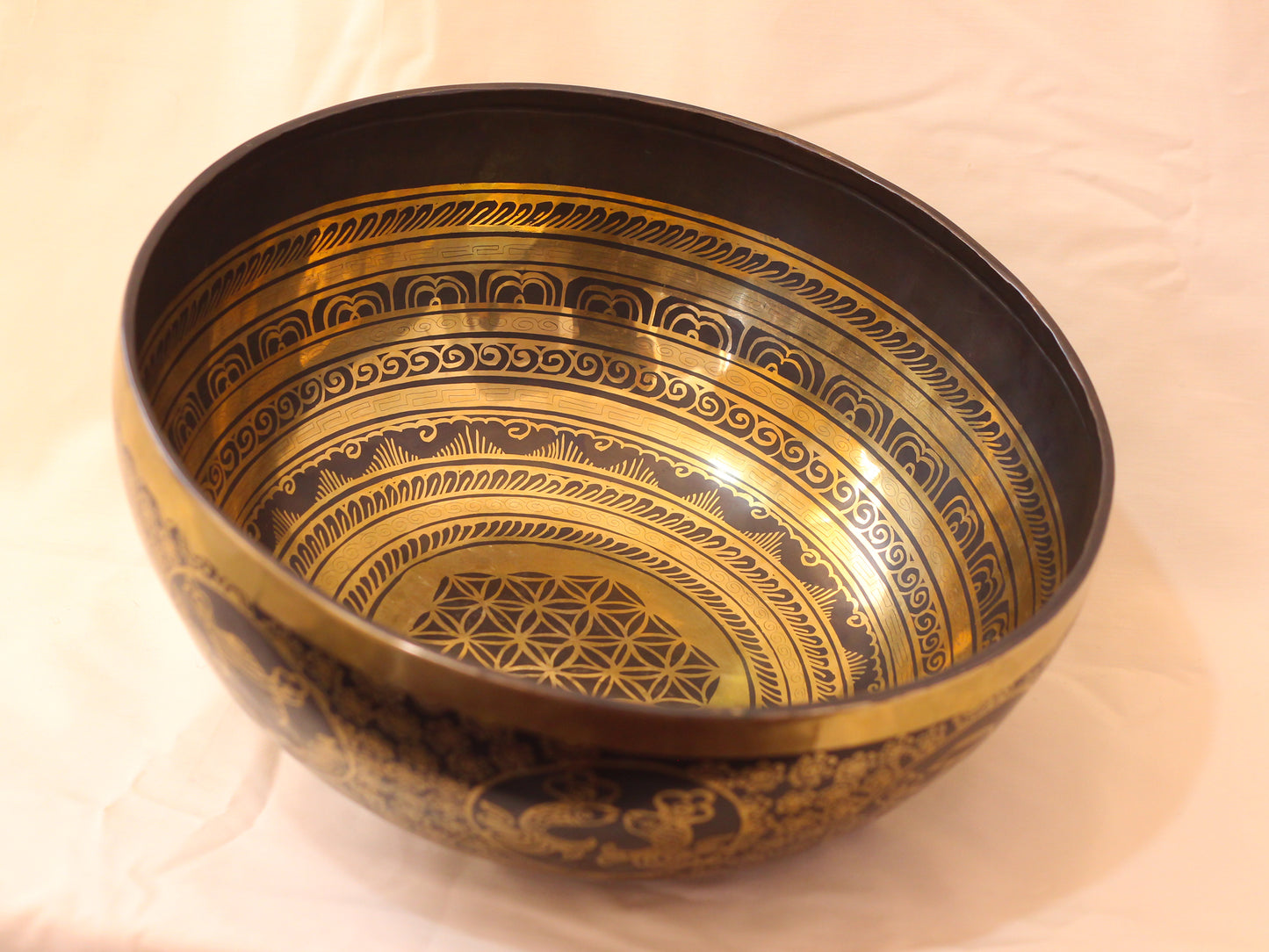 Flower Engraved Singing Bowl