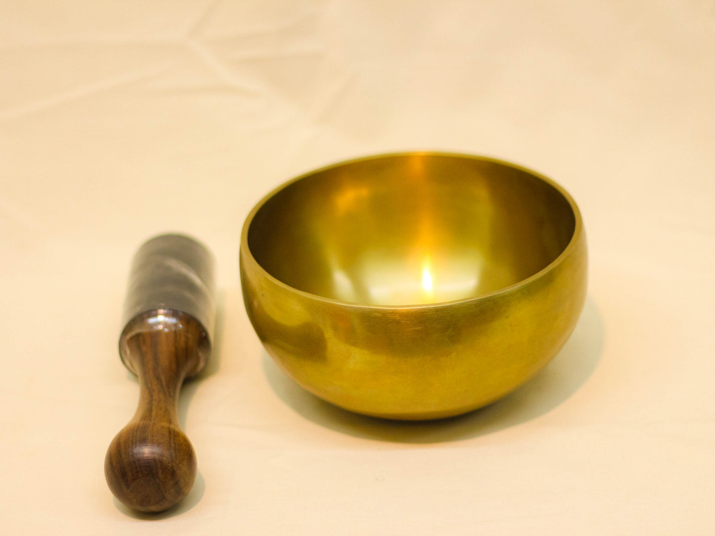 Plain Golden Singing Bowl (Medium)