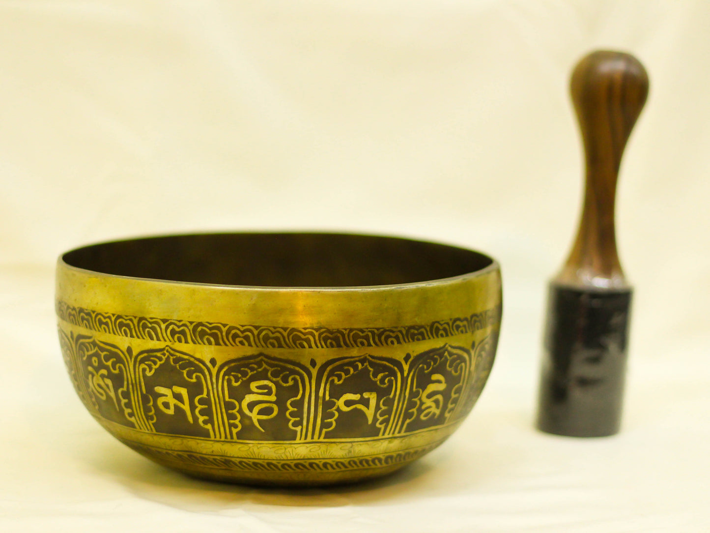 Special Carving Singing Bowl